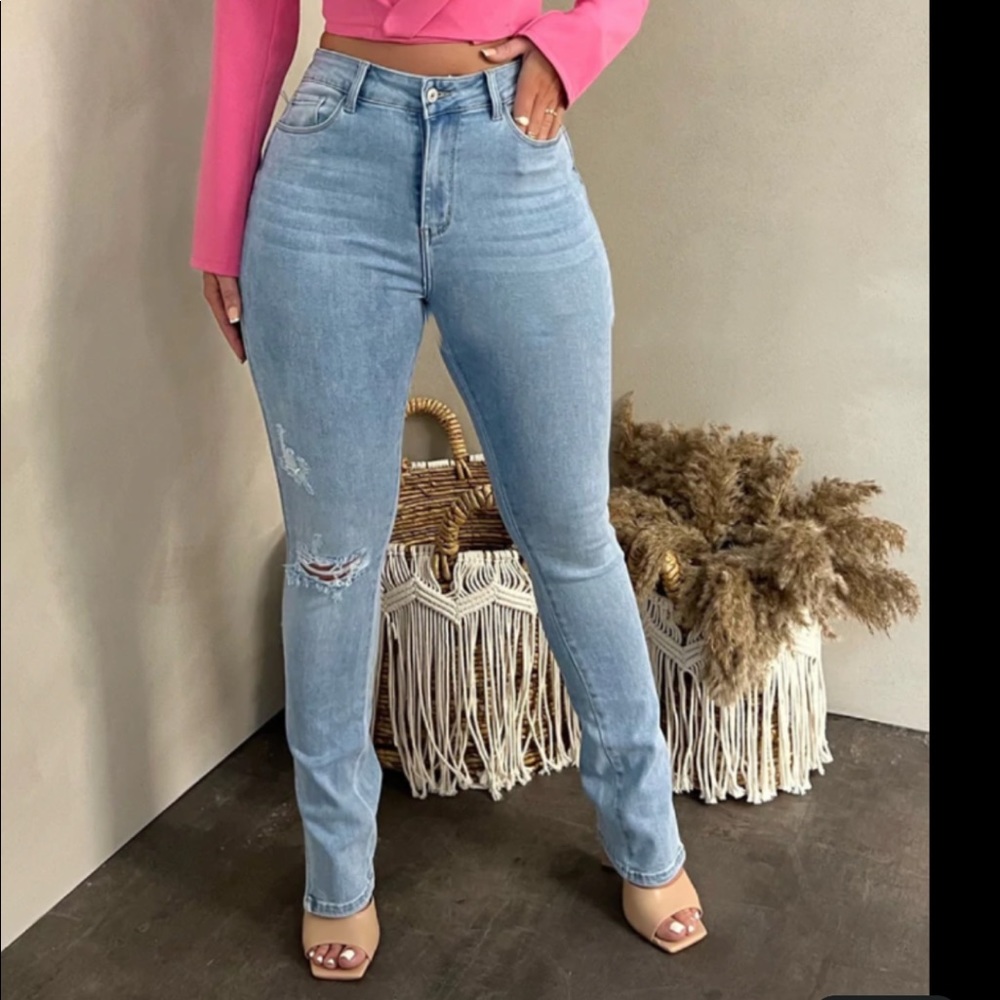 Jeans with split